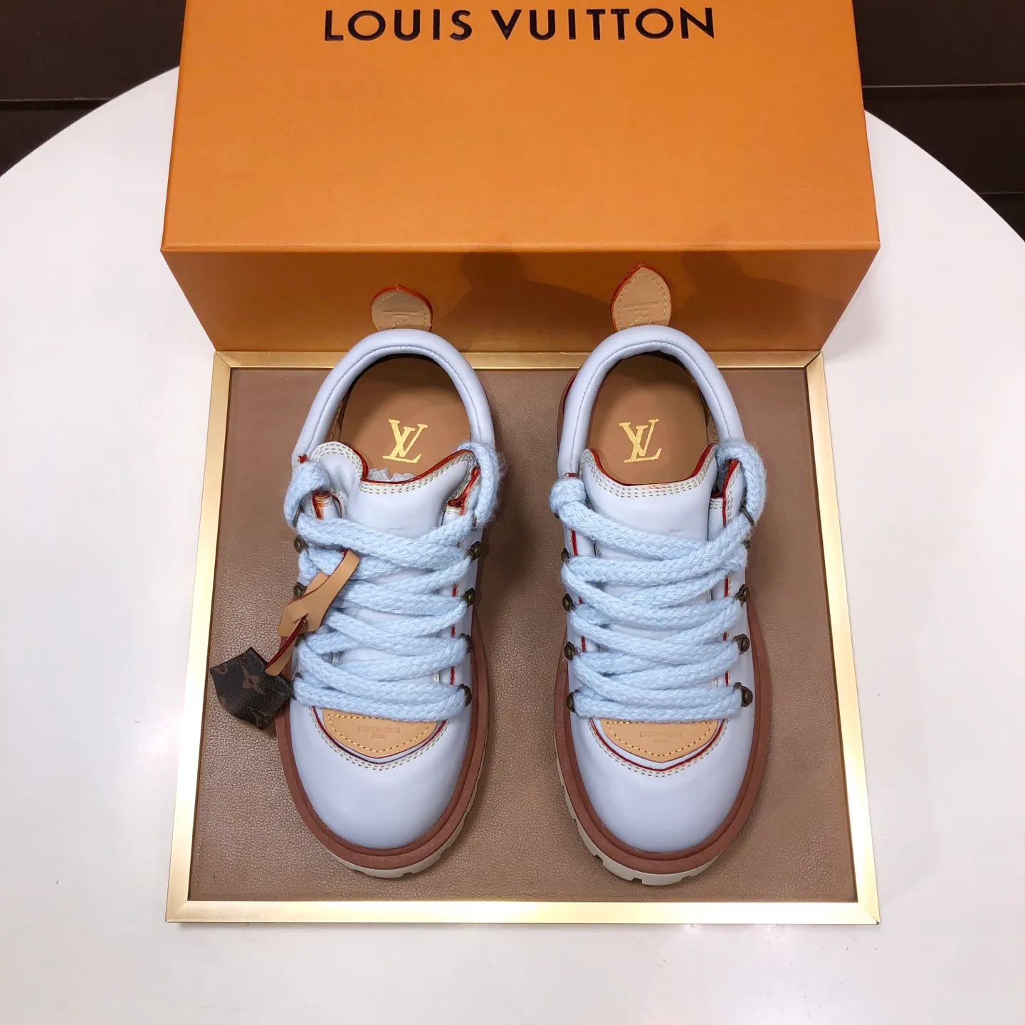 Men's shoes 💰660💰 LV Louis Vuitton 2025 autumn and winter new couple's new style, the original version is developed one to one, retro fashion, handsome and cool mountaineering derby shoes are out of stock 👍 💎 Material: imported first-layer cowhide 💎 Lining: imported lambskin 💎 Outsole: original molded TR non-slip sole 💎 Bottom height: 3.5cm 💎 Shoe size: 35-45 for both men and women